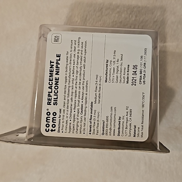 Comotomo 2 Pack Silicone Replacement Nipple, Slow Flow Clear, 0-3 Months - Picture 4 of 9